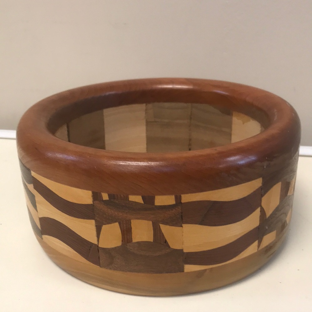 Vintage (1996) Signed‎ Handmade Wood Inlay Bowl